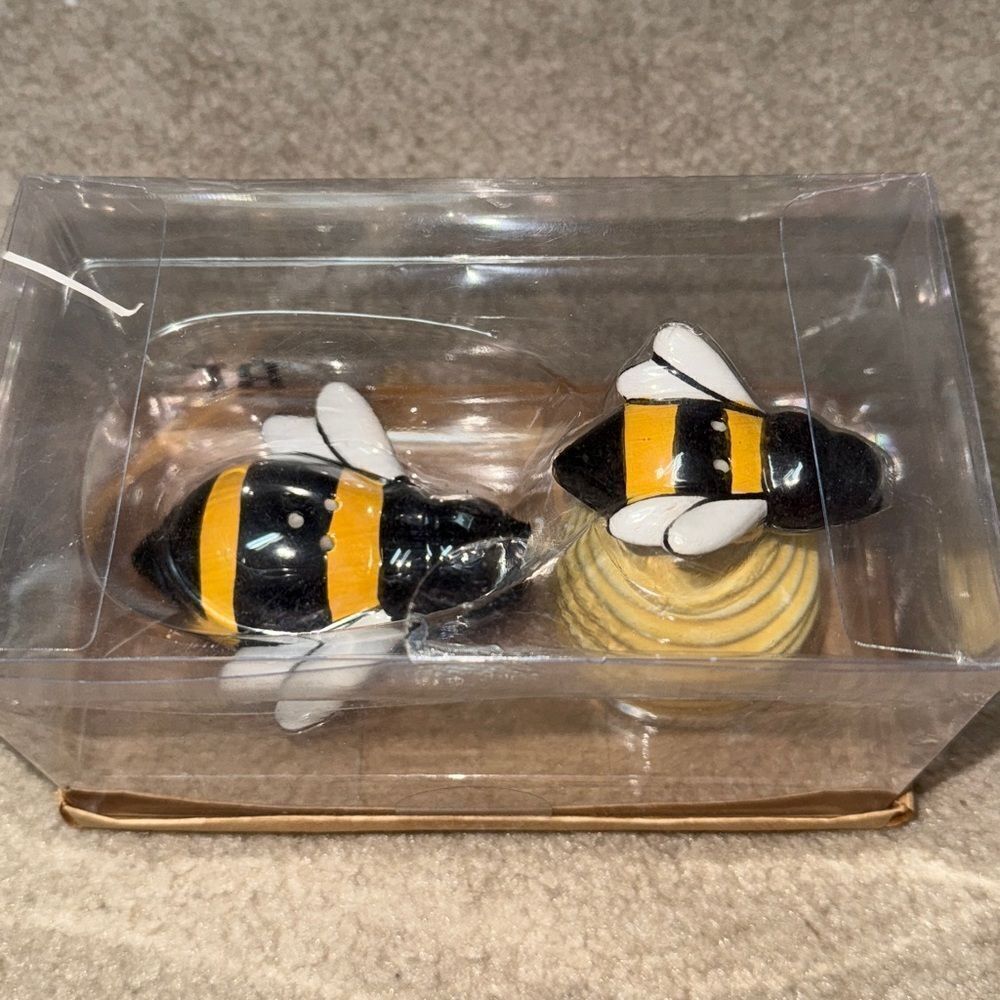 Bumble Bee Salt and Pepper Shakers